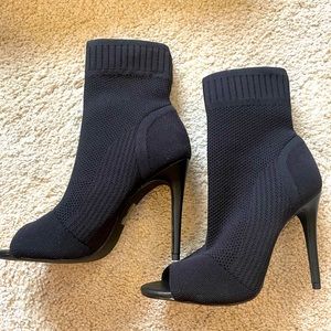 NEW IN BOX - CALL IT SPRING TRELIL BOOTIES - Black size 6